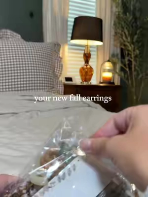your new fall earrings, so many in one pack + they’re light weight!! #CapCut 