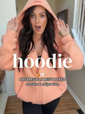 RUNNNNN!!! it’s back in limited sizes — the Comfrt zip hoodie in creamsicle! I waited weeks to get this one 🙌🏼 @Comfrt #comfrt #comfrthoodie #ziphoodie #hoodie #tiktokshopcreatorpicks 