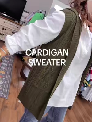This sweater cardigan is a great plus size option! #plussize #fashion #OOTD #affordablefashion 