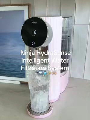didn't realize my water filter was leaving THAT much behind 😬 introducing... the Ninja HydraSense water filtration system 🙌🏼 @Ninja Kitchen #ninjahydrasense #ninjawaterfilter #countertopwaterfilter #waterfiltrationsystem #tapwaterfilter 