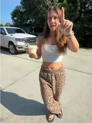 I can’t believe how cheap these are right now #tiktokshopcreatorpicks #falldealsforyou #comfrt #comfrtsweatpants #leopardprint 