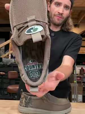 HEYDUDE Mossy Oak CR Wally Funk #heydudes #heydudeshoes #mossyoak #camo #tiktokshopcreatorpicks 