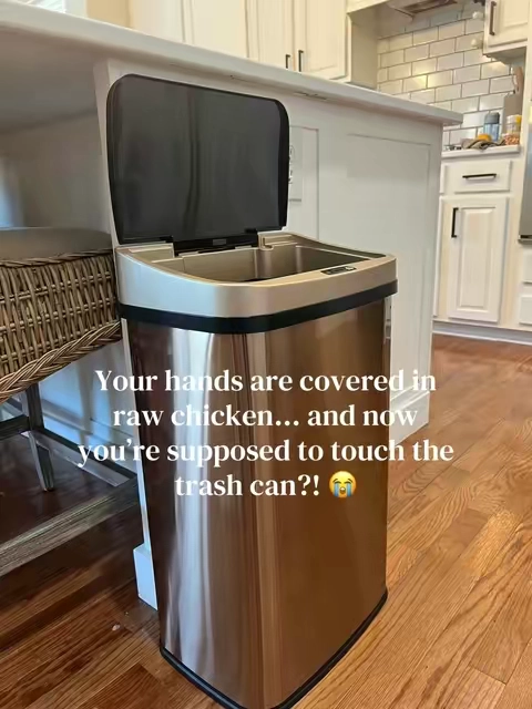 Don’t touch your trashcan with all those germs🤢 This one is hands free motion sensor we. #trashcan 