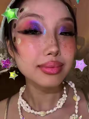 It’s giving 2000s Y2K sparkle 💖 #ourbella #glittereyeshadow #trendingmakeup #highlighter #eyeshadowtutorial 