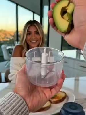 USB Electric garlic chopper for home, multi-use for garlic , vegetable and meat , make cooking easier. Such a great deal today omg...🔥😍Buy now before the price goes up! Hurry, stock is running out!#tiktokmademebuyIt #dealsforyoudays #summerwins #mealprep #fyp 