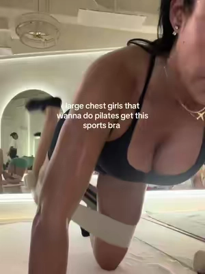 This sports bra will hold you down! #sportsbra #largechest #pilates #pilatesoutfit #hotpilates 