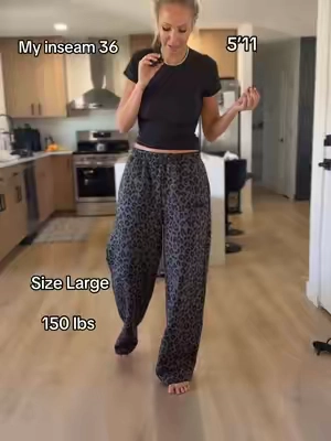 Certainly was not expecting these sweats to be long enough. They fit at JUST the right length. MEASURE YOUR INSEAMS! That way you will know forsure if they will be long on you!♥️ #comfrt #comfrtsweatpants #tall #longpants #tallfashion @Comfrt 