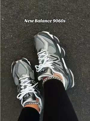 This color way absolutely SLAYS for fall/winter 😮‍💨 @Fly Kicks #newbalance #newbalance9060 #comfyshoes #walkingshoes #falloutfits 