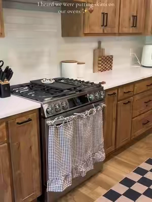 How cuteee 🤎 #farmhousekitchen #farmhouse #vintagestyle #90scountry #farmhousedecor 