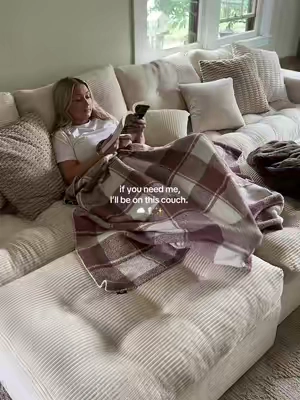 I fear it’s just that good ☁️ #bonelesscouch #cloudcouch #modularsofa #couch 