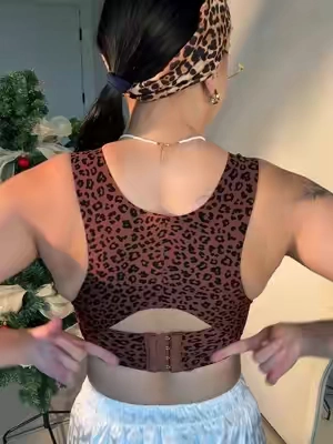 It keeps selling out for posture… I get why now
#backtoschool#posturebra #TikTokshopbacktoschool#posture #sohochic     