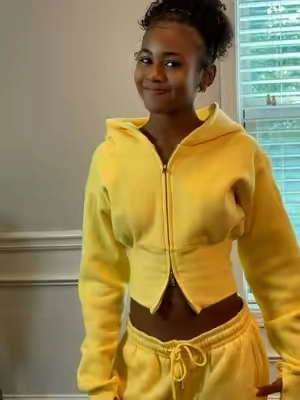 My model wasn’t really in the mood today 😩 but the cute #womensjoggingsets must be seen 😜#tiktockshopcreatorpicks #TikTokshopbacktoschool #fdr #butteryellow 