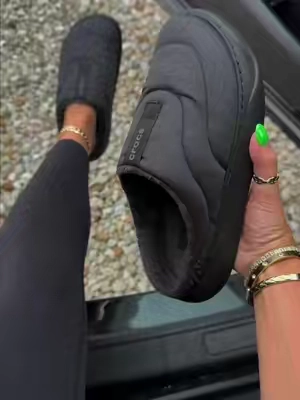 @Crocs #crocs #crocsnewarrivals #TikTokshopbacktoschool #crocsshoes #fallshoes 