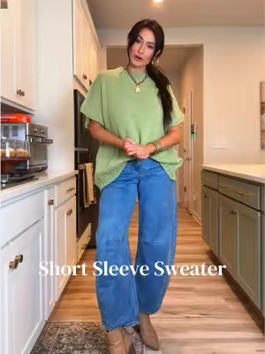 It’s the perfect oversized sweater for transitioning 🤎🍂🍁and it’s lightweight!!