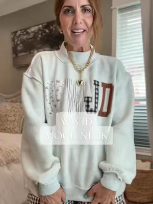 Ummm coziest and best mock neck ever?! 🤎 #mockneck #sweatshirt #pullover 
