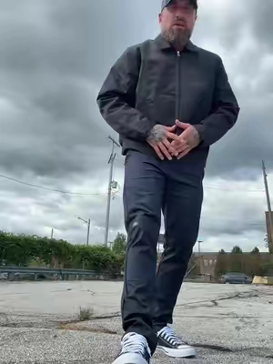 Go up one size on the waist‼️ Dickies pants feature flexible fabric, reinforced knee panels for added durability, and a wrinkle-resistant design for a clean workwear look. . ##DickiesWorkwear##MensWorkPants##DickiesFlexPants##EverydayWorkwear#TikTokShopFinds