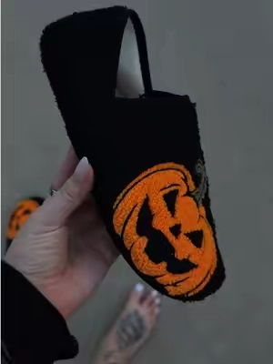 #halloween #slippers #pumpkin #jackolantern 