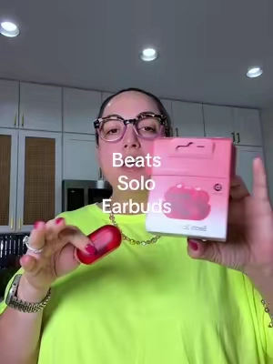 🎄🎁the price is giving Black Friday 🤫🎄💸 these Beats Solo Bluetooth earbuds are now on @QVC, Inc #beats #bluetoothearbuds #earbuds #techgifts #creatorsearchinsights 