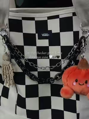 The only XL tote you need 😮‍💨 @vans #vans #totebag #checkeredprint 
