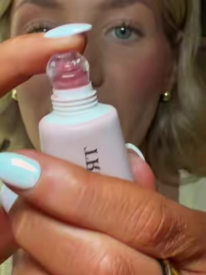 Soft Serve alwaysss sells out girl grab it while you can🏃🏼‍♀️🛒💄 @Truly Beauty #trulybeauty #lipcombo #tiktokshopcosmetics #ttsbeautybesties #BeautyTok 