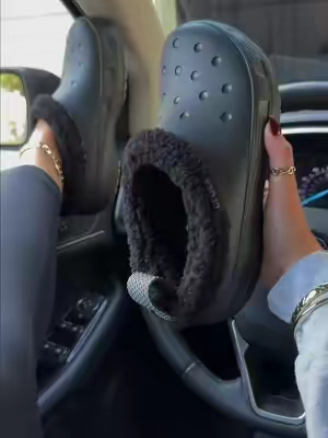 @Crocs #crocs #crocsshoes #crocsnewarrivals #fallshoes #TikTokshopbacktoschool 