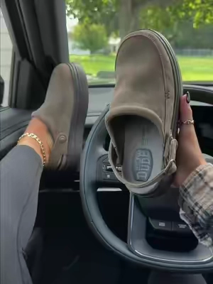 @HeyDude #heydude #fallshoes #heydudes #clogs #shoes 