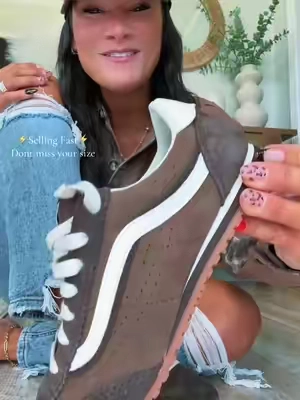 Vans low profile sneakers 🍂Sale ends soon #tiktokshopcreatorpicks #vans #vansshoes #sneakers 