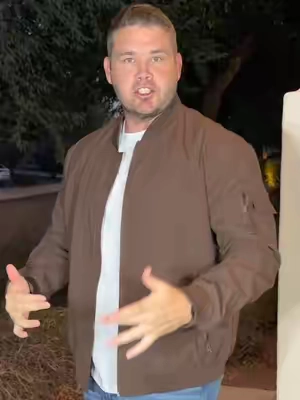 Perfect jacket for the fall season lightweight bomber jacket #jacket #mens #tiktokshopcreatorpicks #fallfashion #plussizefashion 