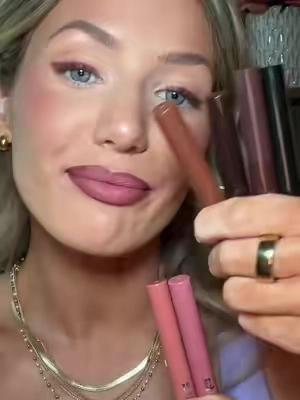 Probably my favorite TikTok Shop purchase of all time👀💄  @Laka US #laka #kbeauty #koreanmakeup #lipcombo #tiktokshopcosmetics 