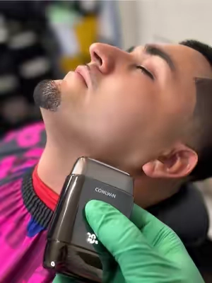 Watch This Shaver Erase ALLLLL The Stubble 👀 I Was NOT Expecting This Close Of A Shave 😳 #shave #shaver #shaving #explor #fyp 