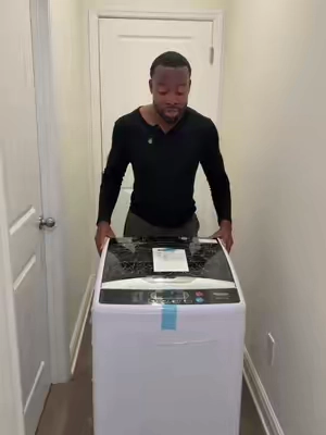a AFFORDABLE FULL SIZE washer/dryercombo. #washingmachine #portablewashingmachine #washerdryercombo #washerdryer #TikTokshopbacktoschool 