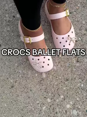 For the pink girls!🎀🩰😍#crocsballetflats #balletflats #crocsnewarrivals #tiktokshopcreatorpicks 
