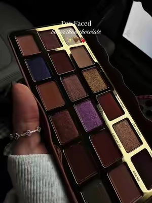this palette is ✨🍫👌 #toofaced #toofacedbetterthanchocolate #eyeshadow #toofacedcosmetics #tiktokshopcreatorpicks 