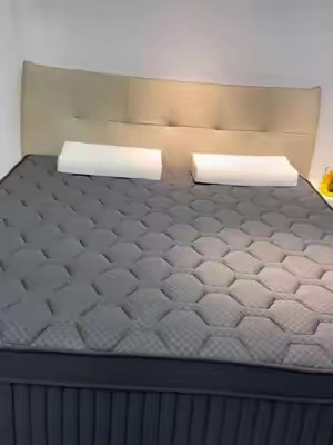 Unboxing the mattress that ships in a box!😺😺🤣🤣#SohoChic #TikTokshopbacktoschool #mattress #tiktokshop #boxmattress 