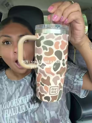 They can toss is from their car seat and won’t make a mess in your back seat 😮‍💨 #yaya #tumbler #toddlermusthaves 