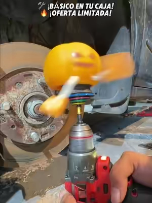El potente imán mantiene el adaptador y el dado firmes al mismo tiempo, evitando que se caigan mientras trabajas. Fabricado con acero de alta resistencia, soporta trabajos exigentes con herramientas de impacto y está diseñado para durar. Menos herramientas en tu caja, más espacio en tu taller y más eficiencia en cada reparación. Ideal para mecánicos profesionales, aficionados al DIY y cualquier persona que trabaje con autos. 🧲 Más compacto 🔧 Más práctico ⚙️ Más rápido Consíguelo ahora antes de que termine la oferta. #mecanicos #taller #tooltok #toolupgrade  #tiktokshopmemorialday