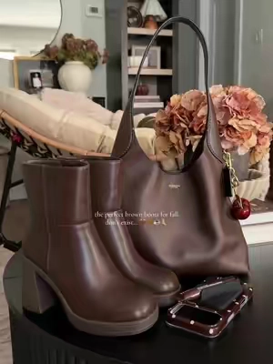 the perfect brown boots for fall 🤎 #boots #fallboots #fallseason #bootsforwomen #fallaesthetic 