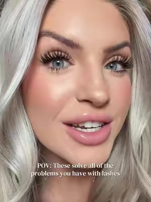 Perfect symmetrical lash sets, every single time with @keyyou_foryou_ @keyyoulashlive #lashes #lashclusters #diylashextensions #beautysecrets #makeuphacks 