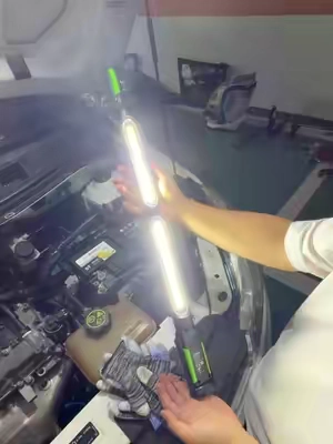 ¡El que inventó esto debería recibir un aumento! 🛠️ ¡Olvídate de reparar el auto mordiendo linternas viejas y sin luz! Esta barra LED magnética ilumina todo el motor como si fuera de día.
 ✅ Imanes súper potentes y ganchos ocultos
 ✅ 100% Manos libres y recargable
 ✅ ¡El regalo definitivo para papá o cualquier amante de los autos!
 👇 ¡Haz clic en el carrito amarillo aquí abajo para conseguir el tuyo antes de que se agoten!
 #mechanic #herramientas #tools #tiktokmademebuyit #carguy
