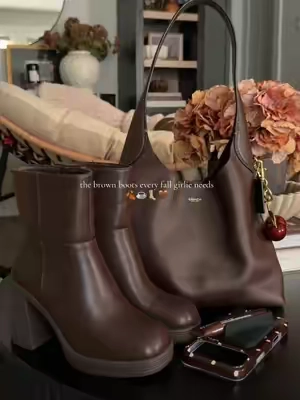 every fall outfit needs these boots 🤎 #fallboots #boots #fallshoes #fallaesthetic #bootsforwomen 