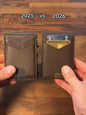 The 2026 wallet is much better than the 2025. #wallet #menswallet #wallets #tiktokshopcreatorpicks 