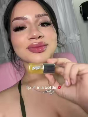 the color it gives too 😍😍 so worth it !!! #lipfillers #lipgloss #laka #lipplumper 