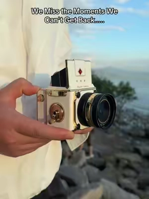 Inspired by classic waist-level cameras, it gives your photos a soft, grainy film look-like stepping right back into the early 2000s.#filmlook #retrocamera #ccdcamera #vintagecamera #TikTokMadeMeBuyIt 