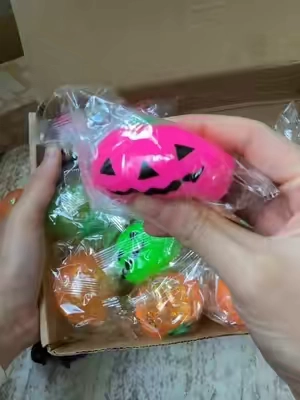 #trickortreat #halloweensquishy #halloweengift #boobasket #halloweentoys 