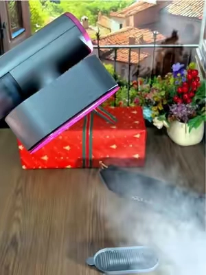 Lightweight handheld build. Space‑saving for home, office, business travel and hotel stays.#steamer #travelsteamer #travelessentials #SohoChic #tiktokshopmademebuyit 