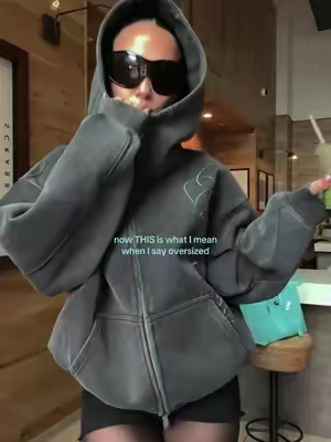 If it’s not this oversized I don’t want it 
#oversizedsweatshirt #falloutfitinspo #OOTD #TikTokshopbacktoschool 