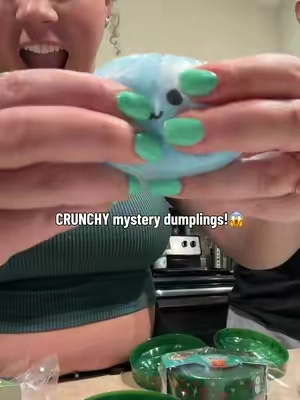 i can’t believe these are crunchy omg!! #mysterydumpling #squishydumpling #crunchysquishy #crunchydumpling #squishies 