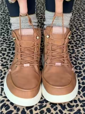 The cognac color is so good! #fallboots #heydudeshoes #comfyboots #heydudenewarrivalscampaign #fallstyle @HeyDude 