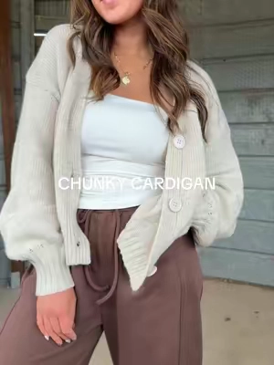the perfect amount of oversized and cozy, literally could wear this everyday 🧸 wearing a medium!  #chunkycardigan #fallcardigan #oversizedcardigan #womenscardigan #falloutfitinspo 