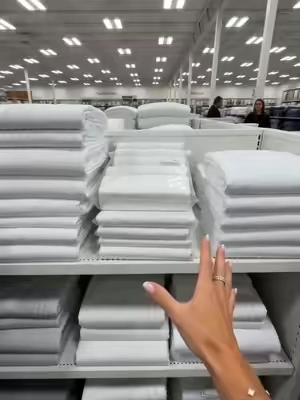 4pcs Bed Sheet Set#Tiktokmademebuyit #viral #fyp #BedSheetsSet #BambooBlend #SoftAndLuxury #HomeDecorIdeas #BedroomComfort #LuxDecor #SilkySheets #CozyBedroom #TikTokHomeDecor #LuxurySleep